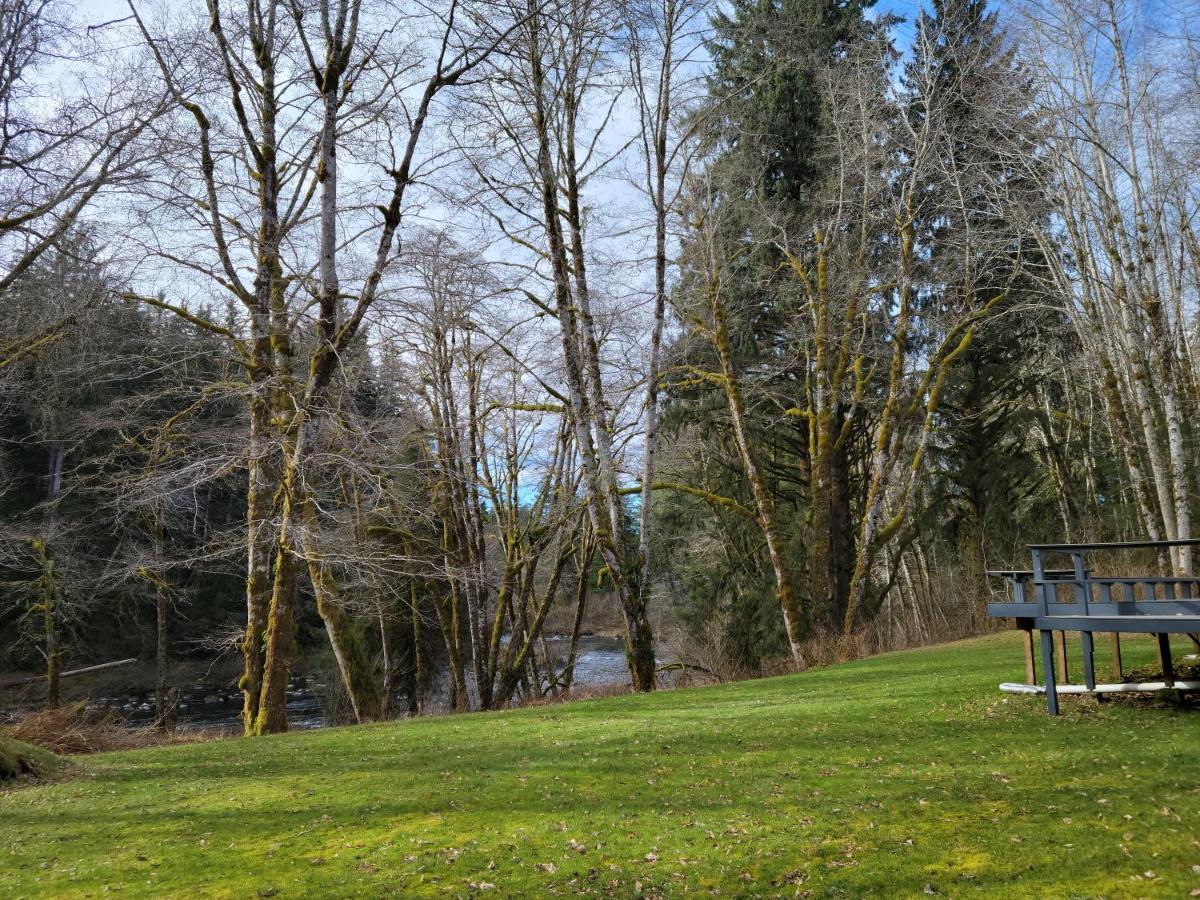 A Relaxing Getaway-A Backwoods Cabin Solduc River Beaver Luaran gambar